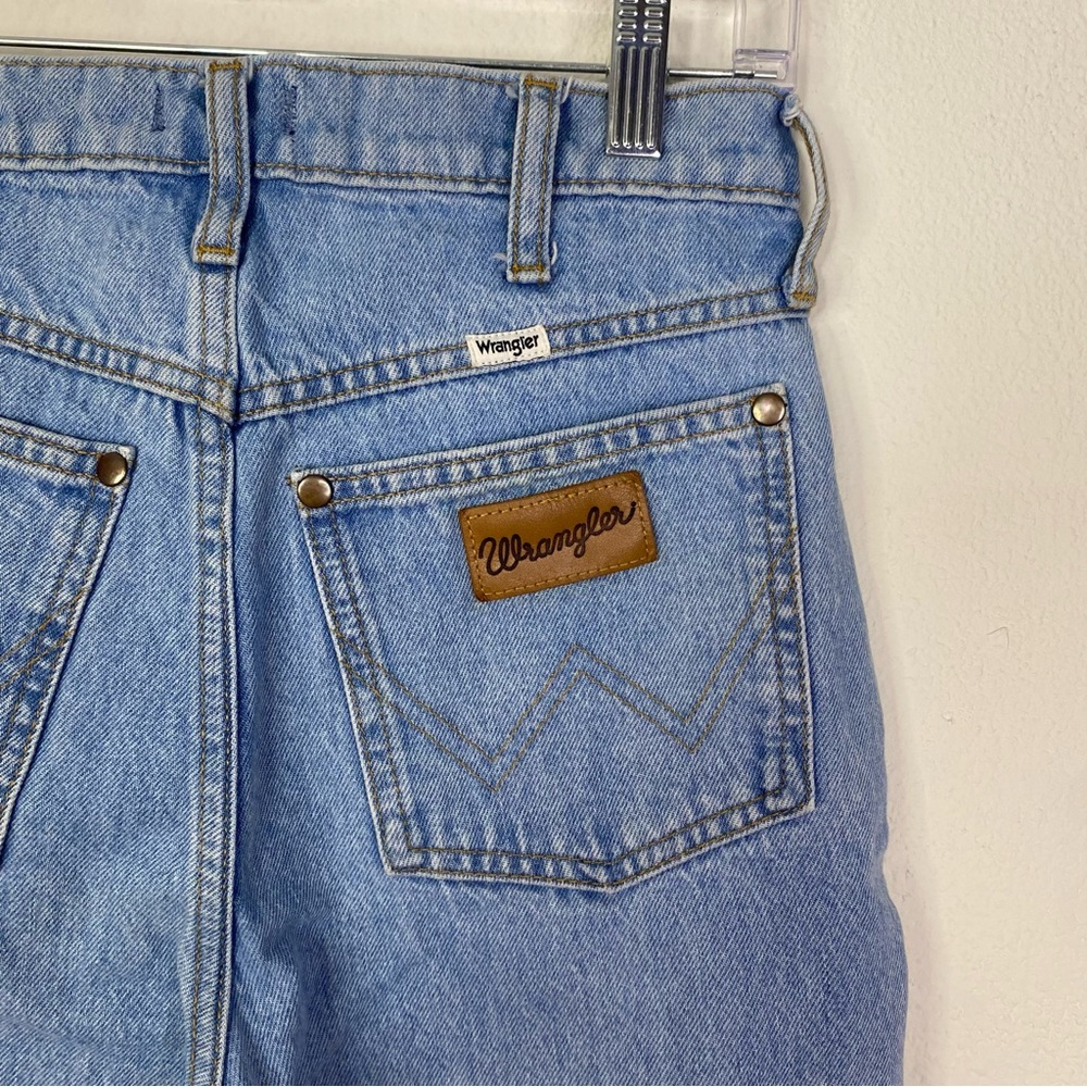 Wrangler Wanderer High Rise Women's Shorts 26x34 Light Wash Raw Hem Distressed - Picture 7 of 11